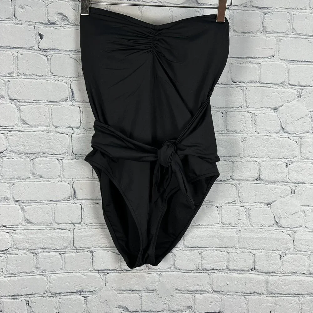 WeWoreWhat women capri